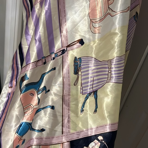 Western Style Horses Silk feel Scarf - Picture 8 of 10